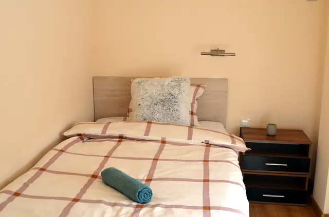 Легло за трети гост, Artistic Loft